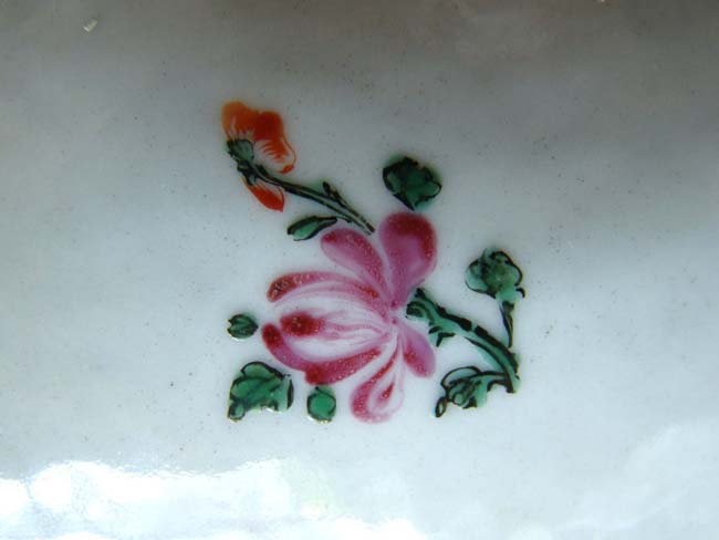 An extremely fine and RARE Mammoth size Chinese Export Porcelain Armorial Tankard circa 1780 — image 7
